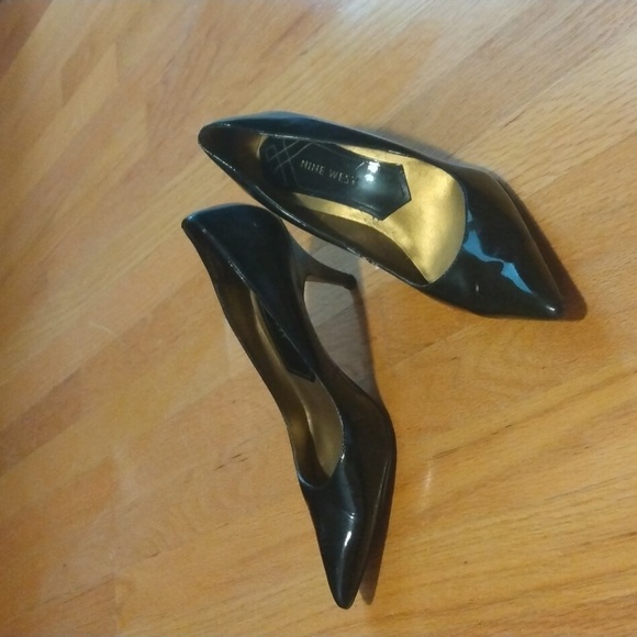 Shoes - Picture 2 of 4